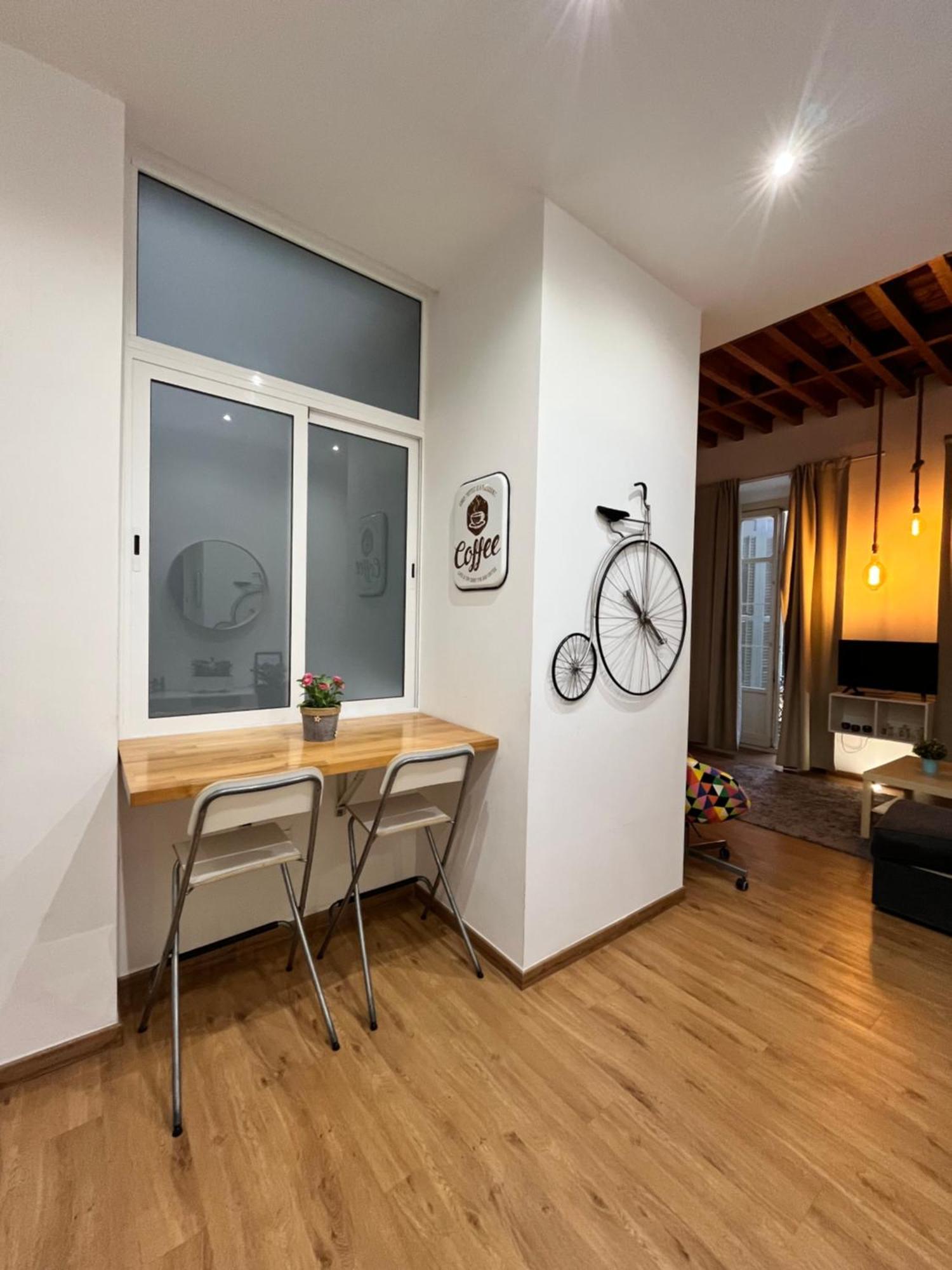 Larios Deluxe Studio Malaga Exterior photo